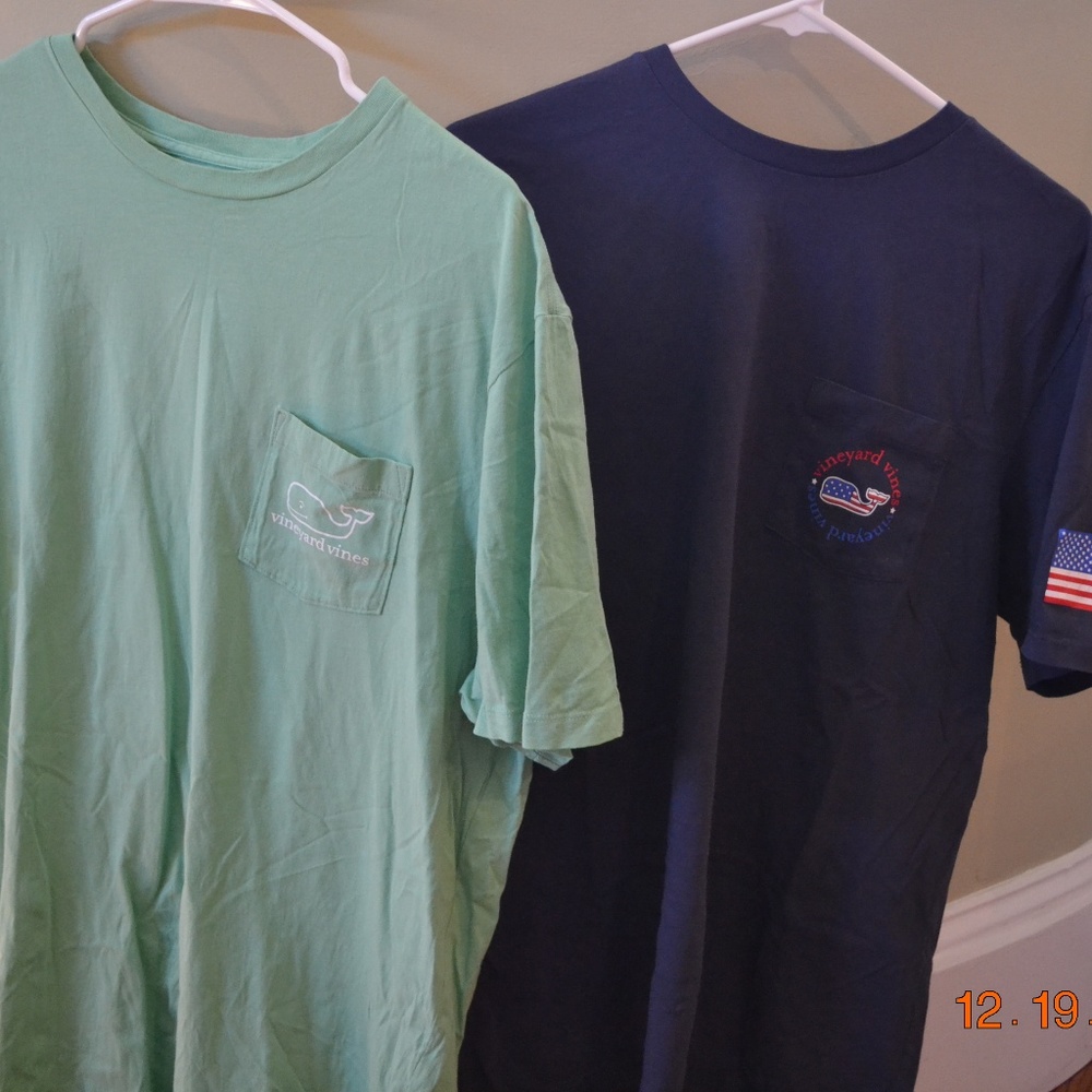 VINEYARD VINES S/S T-SHIRT LOT (3) AND UA VV